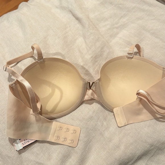 Brand new!! Victoria’s Secret multi-way bra 32C (nude). - Picture 5 of 5